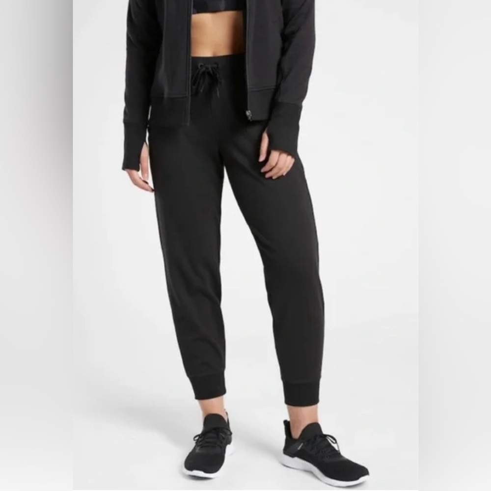 Athleta Triumph Jogger